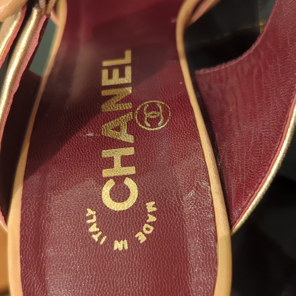 Chanel Interlocking CC Logo Leather Mules - Picture 9 of 9